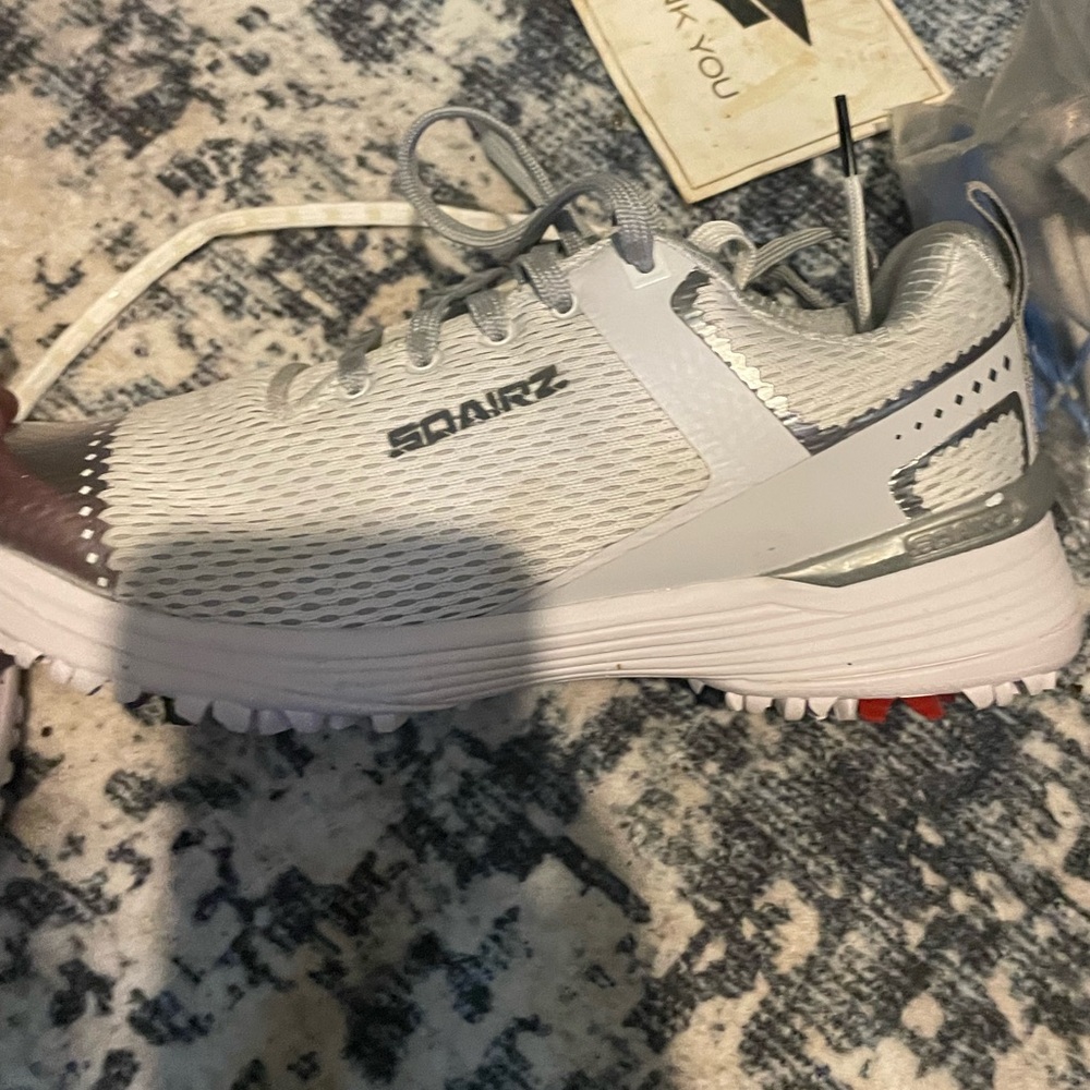 SQAIRS Ladies Golf Shoes Size 7. GOLF DIGEST RECOMMENDED!!